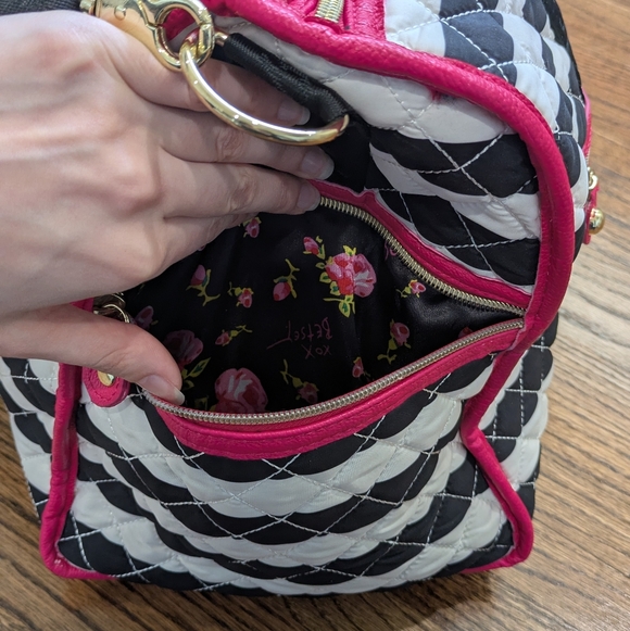 Betsey Johnson Quilted Weekender - Picture 3 of 16